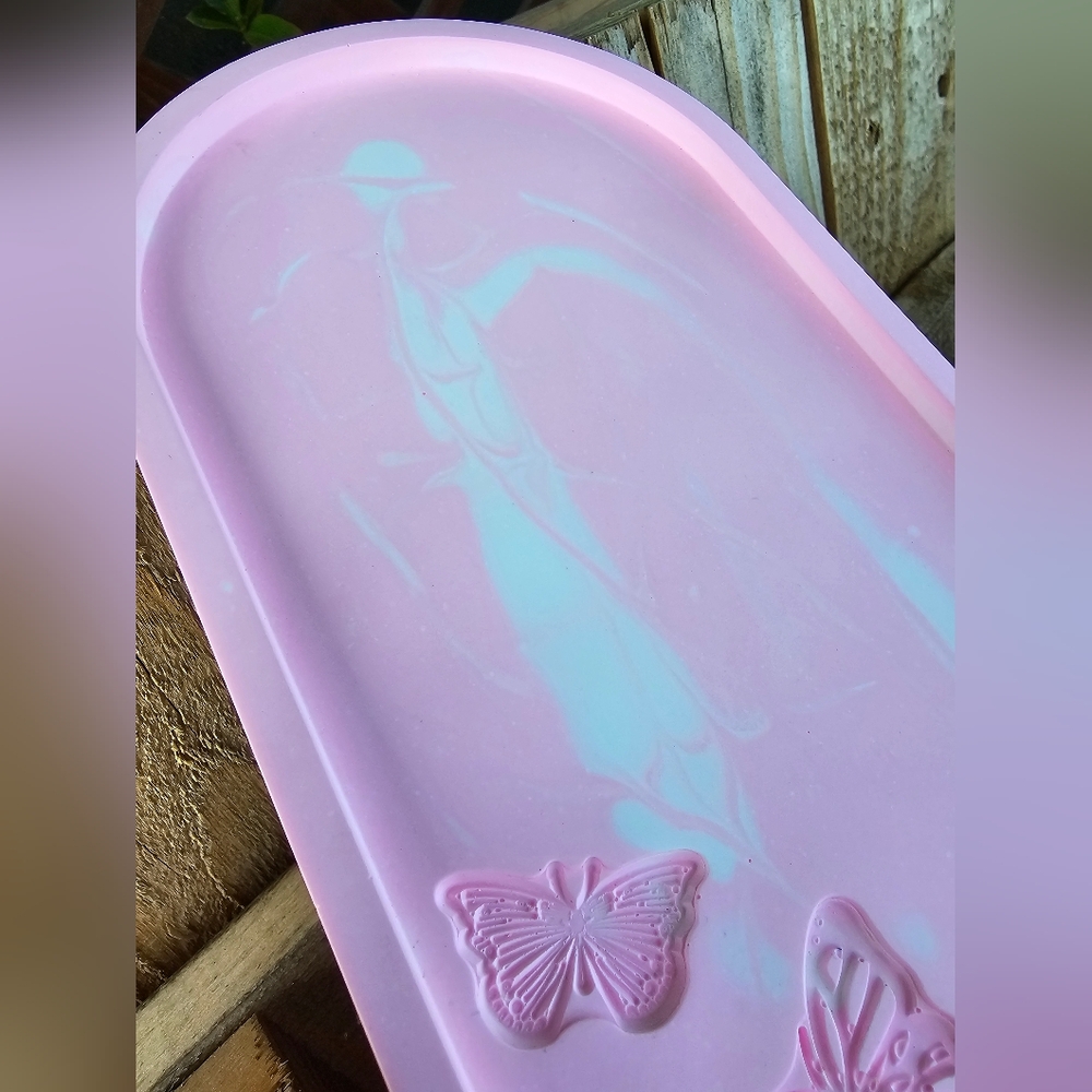 New Handmade Eco Resin Butterfly Tray, Pink - Picture 4 of 6